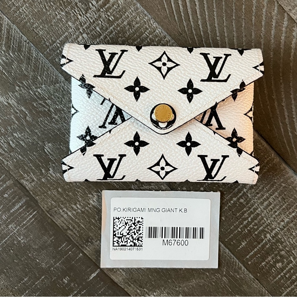 Louis Vuitton Kirigami Card Case Giant Monogram White and Black Authentic